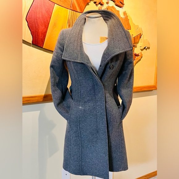 Aritzia Connor Long Coat - Virgin Wool XS - Picture 3 of 5